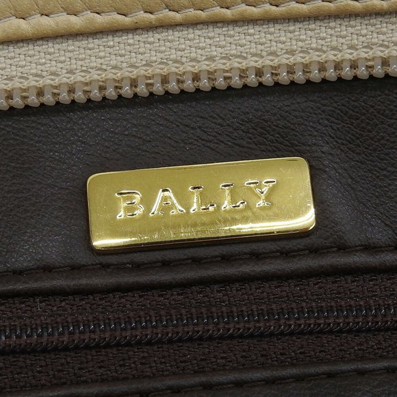 BALLY shoulder bag in beige quilted leather